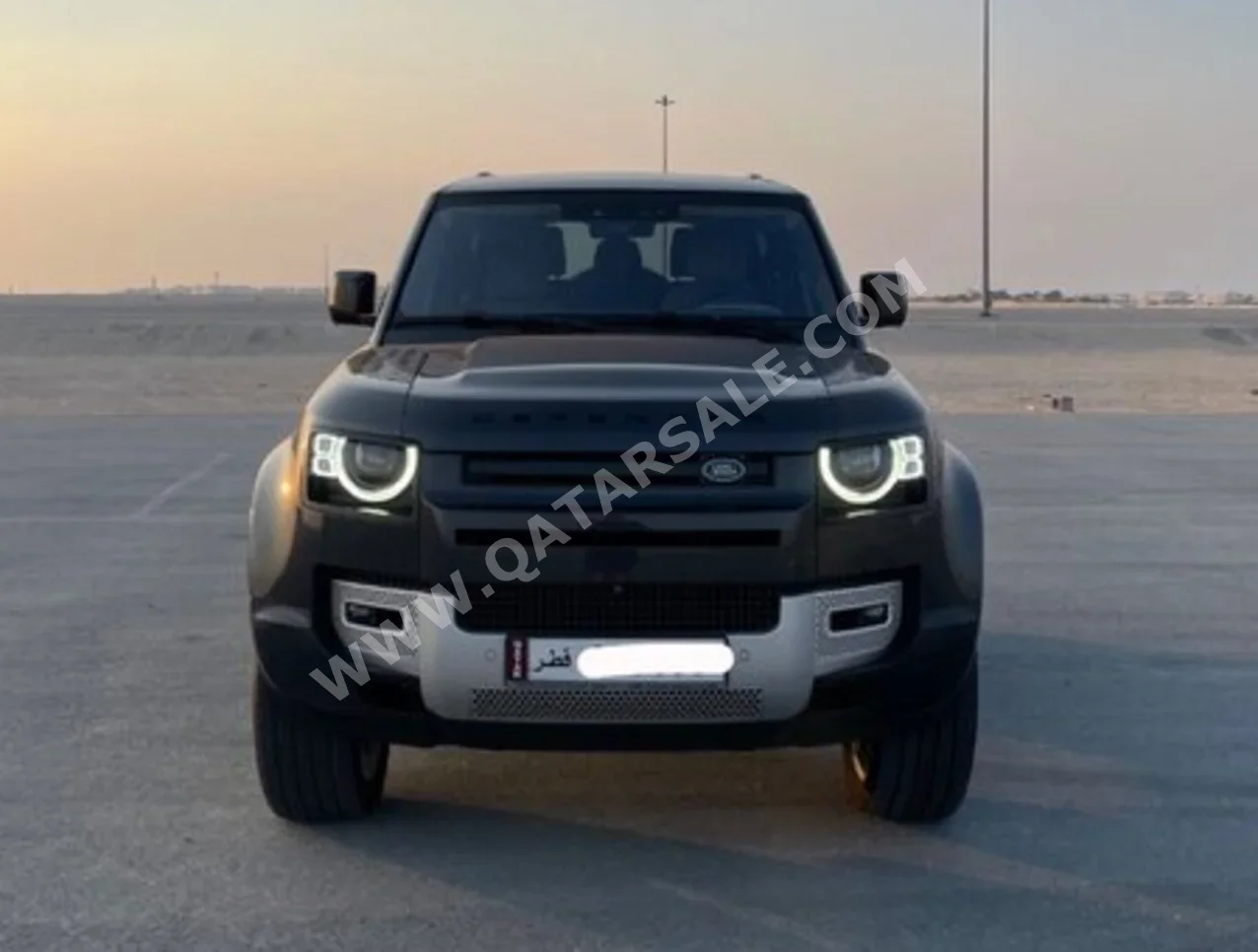 Land Rover  Defender  90 HSE  2022  Automatic  61,000 Km  6 Cylinder  Four Wheel Drive (4WD)  SUV  Carpathian grey  With Warranty