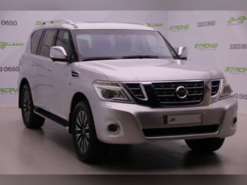 Nissan  Patrol  Platinum  2015  Automatic  172,000 Km  8 Cylinder  Four Wheel Drive (4WD)  SUV  Silver