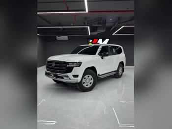 Toyota  Land Cruiser  GX  2023  Automatic  74,000 Km  6 Cylinder  Four Wheel Drive (4WD)  SUV  White  With Warranty
