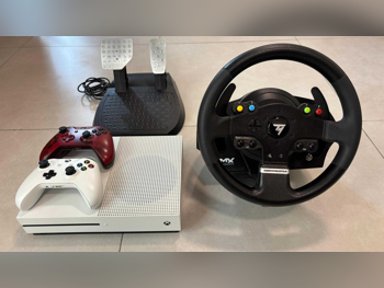 اجهزة العاب الفديو - مايكروسوفت  - اكس بوكس  وان اس  - 825 جيجابايت  -تشمل أجهز تحكم: 2