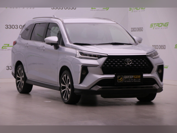 Toyota  Veloz  2024  Automatic  17,900 Km  4 Cylinder  Four Wheel Drive (4WD)  Van / Bus  Silver  With Warranty