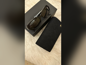 Sunglasses  Black  Oval  France  for Women