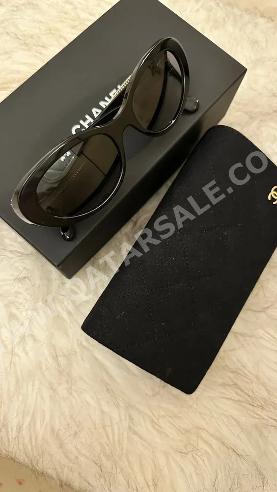 Sunglasses  Black  Oval  France  for Women