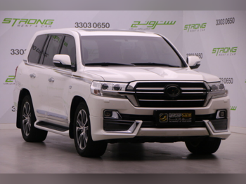 Toyota  Land Cruiser  VXR  2020  Automatic  146,000 Km  8 Cylinder  Four Wheel Drive (4WD)  SUV  White