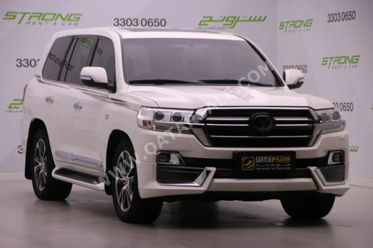 Toyota  Land Cruiser  VXR  2020  Automatic  146,000 Km  8 Cylinder  Four Wheel Drive (4WD)  SUV  White