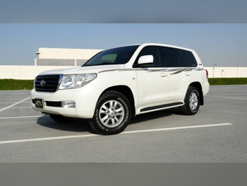 تويوتا  لاند كروزر  جي اكس  2011  اوتوماتيك  155,000 كم  6 سلندر  دفع رباعي  اس يو في  أبيض لؤلؤي