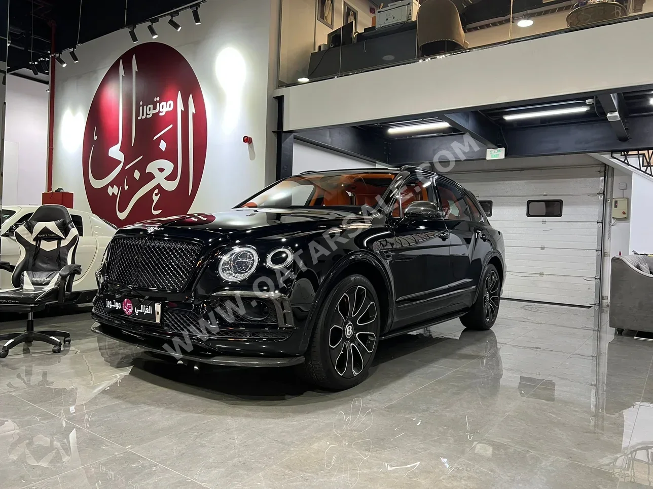 Bentley  Bentayga  2018  Automatic  131,000 Km  12 Cylinder  Four Wheel Drive (4WD)  SUV  Black