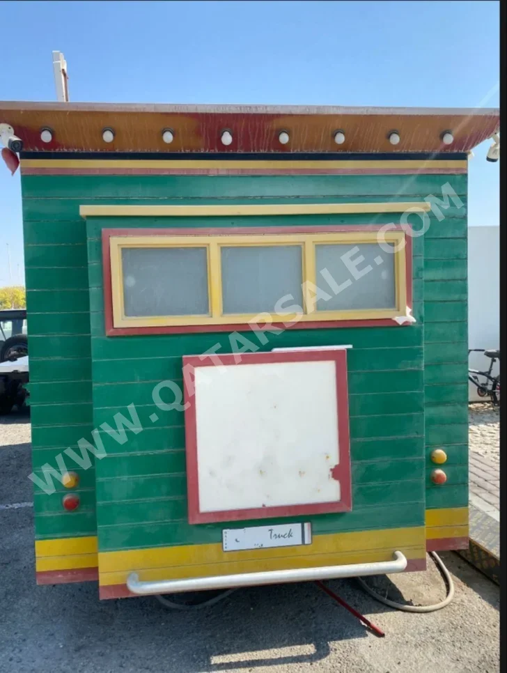 كرفان - عربة طعام - 2017 - أخضر -صنع في قطر