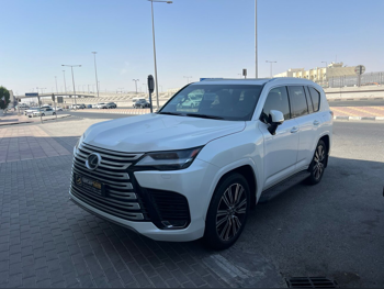 لكزس  ال اكس  600 لكجري  2023  اوتوماتيك  2,000 كم  6 سلندر  دفع رباعي  اس يو في  أبيض  تحت الضمان