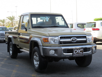 Toyota  Land Cruiser  LX  2019  Manual  15,000 Km  6 Cylinder  Four Wheel Drive (4WD)  Pick Up  Beige