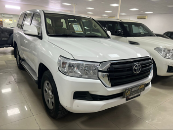 تويوتا  لاند كروزر  جي اكس  2020  اوتوماتيك  289,000 كم  6 سلندر  دفع رباعي  اس يو في  أبيض