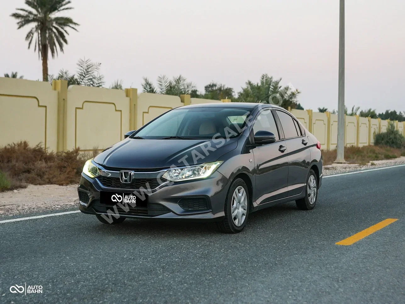 هوندا سيتي 2020 اوتوماتيك 86,000 كم 4 سلندر سحب امامي سيدان رمادي