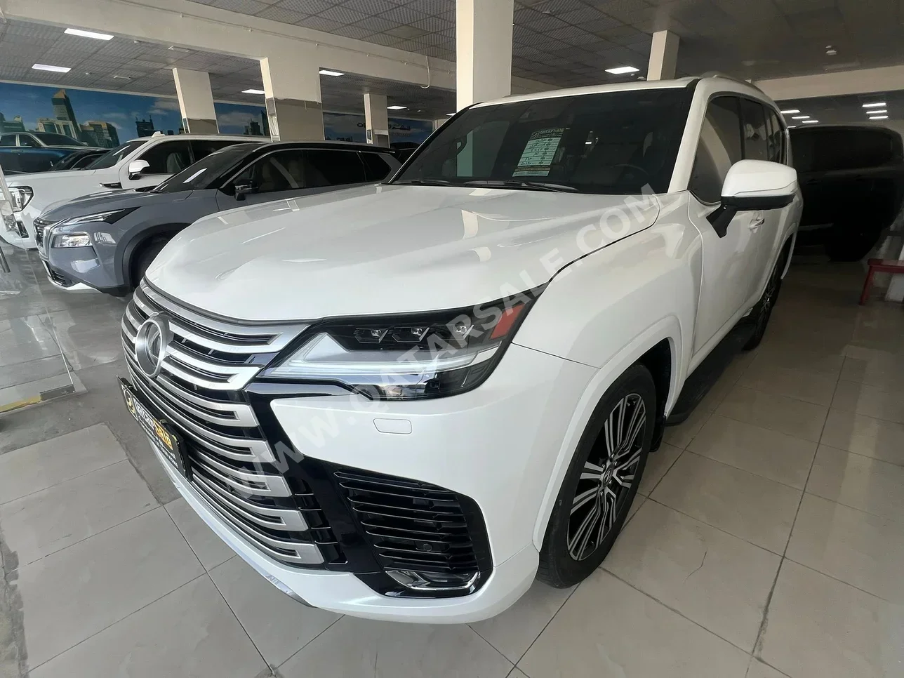 لكزس  ال اكس  600 لكجري  2023  اوتوماتيك  43,000 كم  6 سلندر  دفع رباعي  اس يو في  أبيض  تحت الضمان