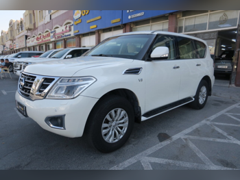 نيسان باترول اس اي 2014 اوتوماتيك 350,000 كم 8 سلندر دفع رباعي اس يو في أبيض