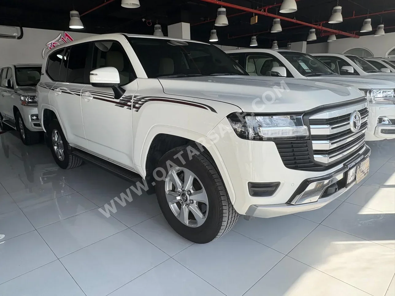 تويوتا  لاند كروزر  جي اكس ار  2022  اوتوماتيك  164,000 كم  6 سلندر  دفع رباعي  اس يو في  أبيض