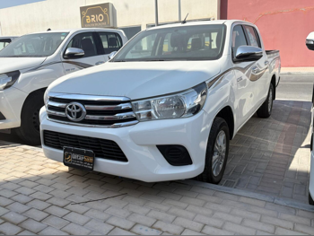Toyota  Hilux  SR5  2019  Manual  179,000 Km  4 Cylinder  Four Wheel Drive (4WD)  Pick Up  White
