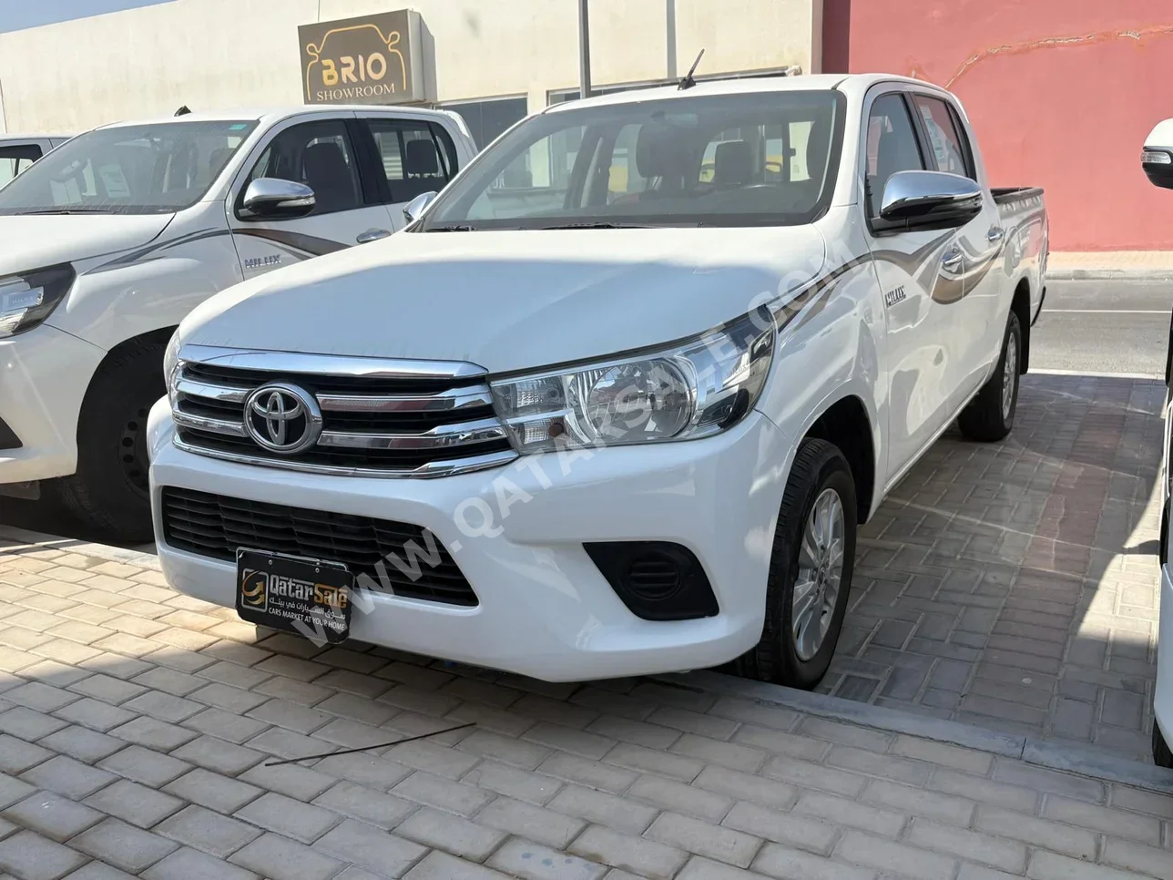 Toyota  Hilux  SR5  2019  Automatic  179,000 Km  4 Cylinder  Four Wheel Drive (4WD)  Pick Up  White