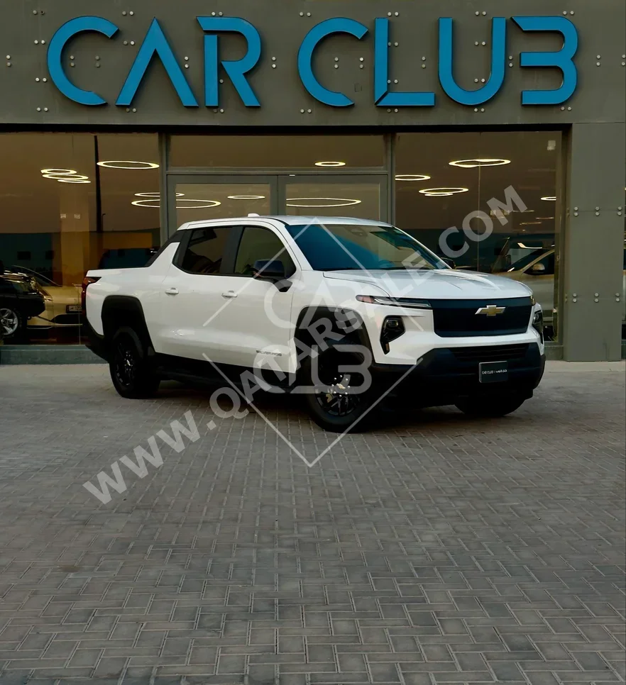 Chevrolet  Silverado  EV  2024  Automatic  3,000 Km  0 Cylinder  Four Wheel Drive (4WD)  Pick Up  White
