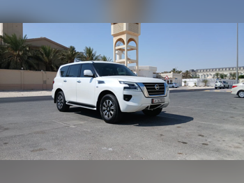 نيسان  باترول  ال اي  2020  اوتوماتيك  99,000 كم  8 سلندر  دفع رباعي  اس يو في  أبيض