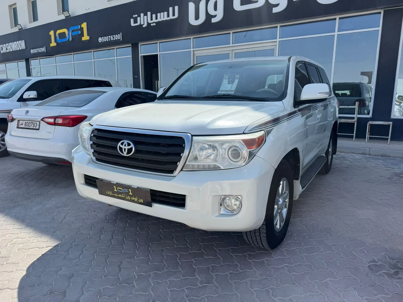 تويوتا  لاند كروزر  جي اكس  2014  اوتوماتيك  344,000 كم  6 سلندر  دفع رباعي  اس يو في  أبيض