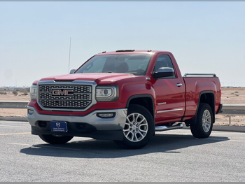 GMC  Sierra  SLE  2016  Automatic  200,000 Km  8 Cylinder  Four Wheel Drive (4WD)  Pick Up  Red