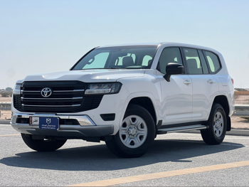 تويوتا لاند كروزر جي اكس 2024 اوتوماتيك 128,000 كم 6 سلندر دفع رباعي اس يو في أبيض