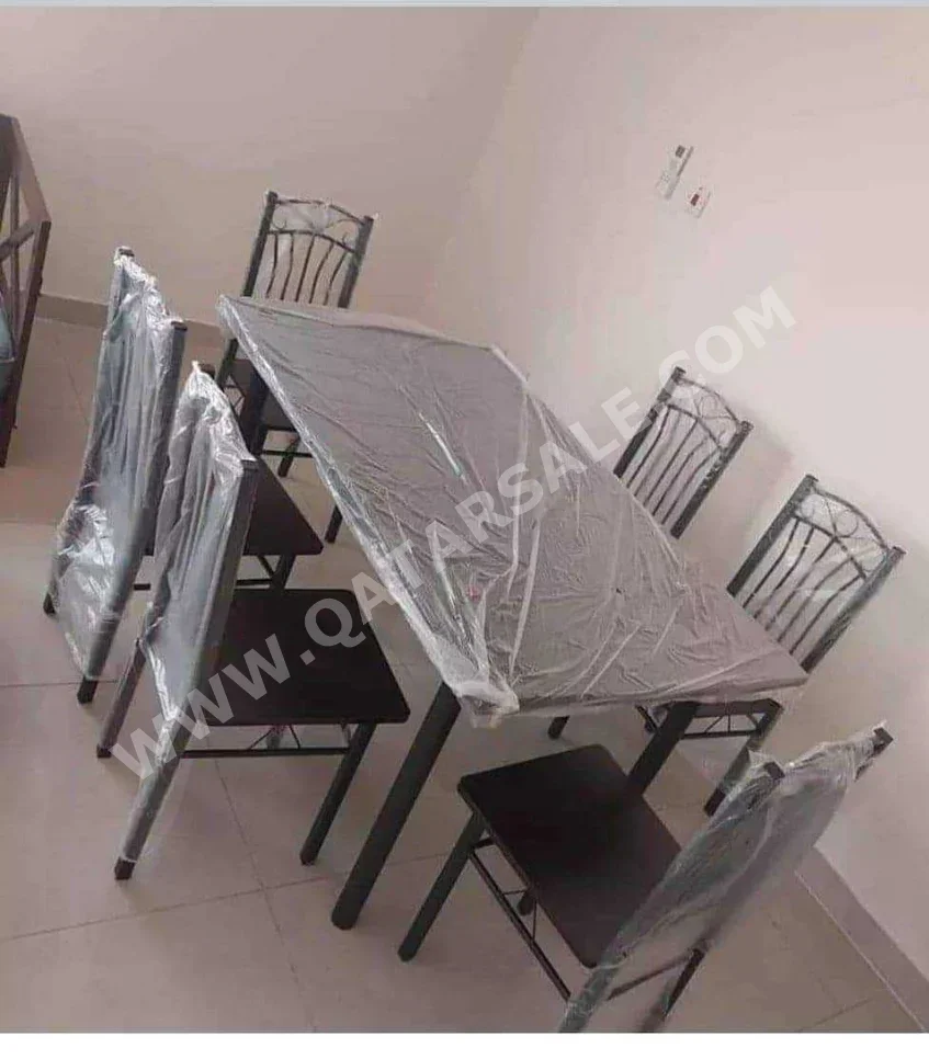 طاولة طعام مع كراسي  - بنى  - ألمانيا  - 6 مقاعد