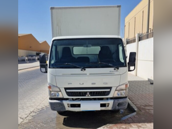 ميتسوبيشي  فوزو كنتر  2018  عادي  133,274 كم  4 سلندر  دفع خلفي  بيكب  أبيض