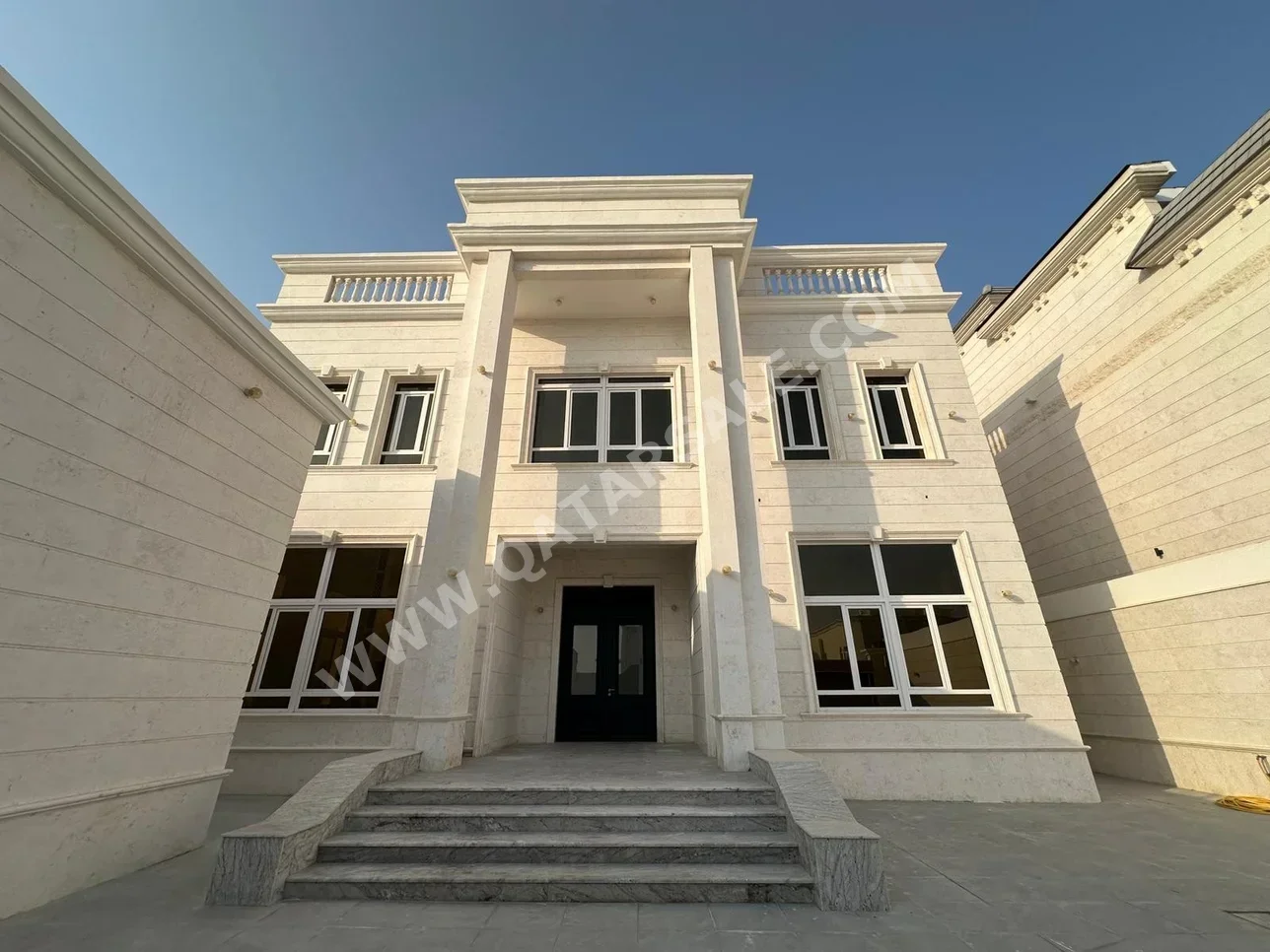 سكن عائلي  - غير مفروشة  - الريان  - الثميد  - 9 غرف نوم