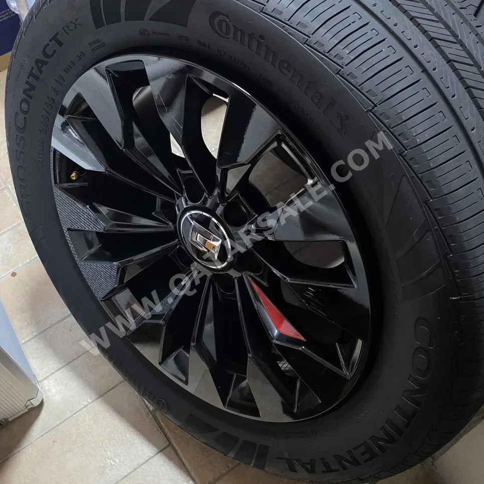 العجلات والجنوط (الرنقات) كونتيننتال صنع في ألمانيا \  4 مواسم  19"