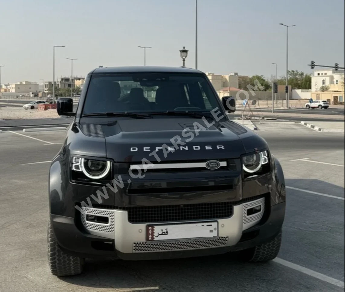 لاند روفر  ديفيندر  110 اس  2023  اوتوماتيك  54,000 كم  4 سلندر  دفع رباعي  اس يو في  رمادي كاربيثيان  تحت الضمان