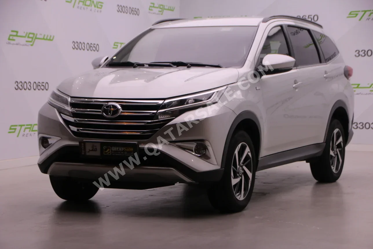 تويوتا  راش  2023  اوتوماتيك  53,670 كم  4 سلندر  سحب امامي  اس يو في  فضي  تحت الضمان