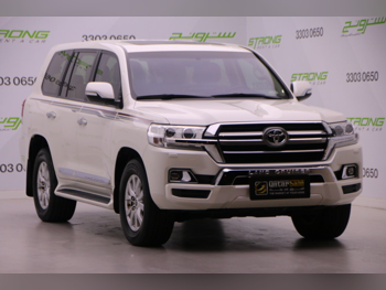 تويوتا لاند كروزر جي اكس ار 2020 اوتوماتيك 94,000 كم 8 سلندر دفع رباعي اس يو في أبيض