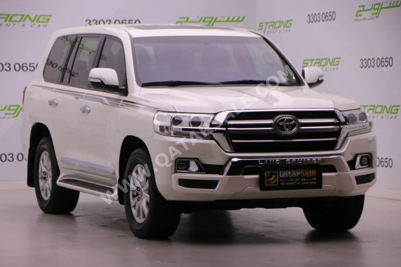 Toyota  Land Cruiser  GXR  2020  Automatic  94,000 Km  8 Cylinder  Four Wheel Drive (4WD)  SUV  White