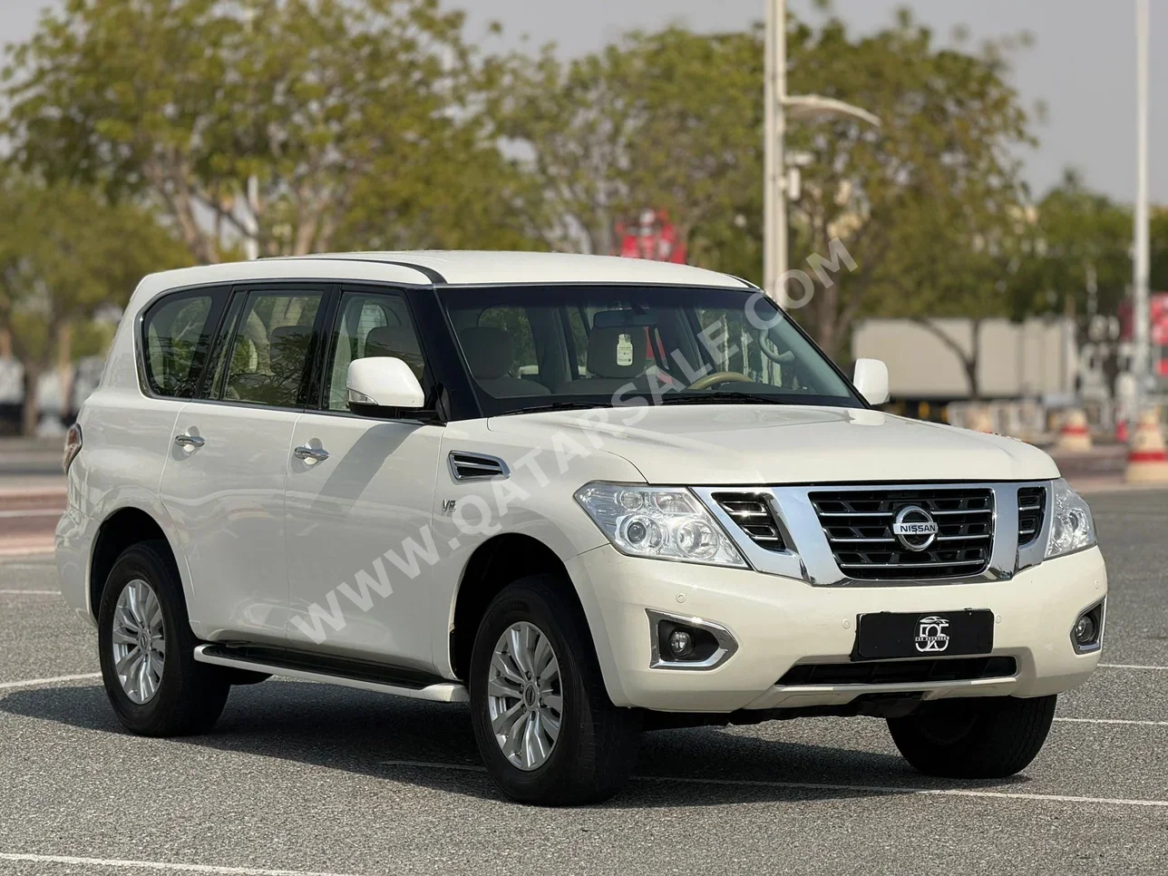 Nissan Patrol SE 2013 Automatic 233,000 Km 8 Cylinder Four Wheel Drive (4WD) SUV White