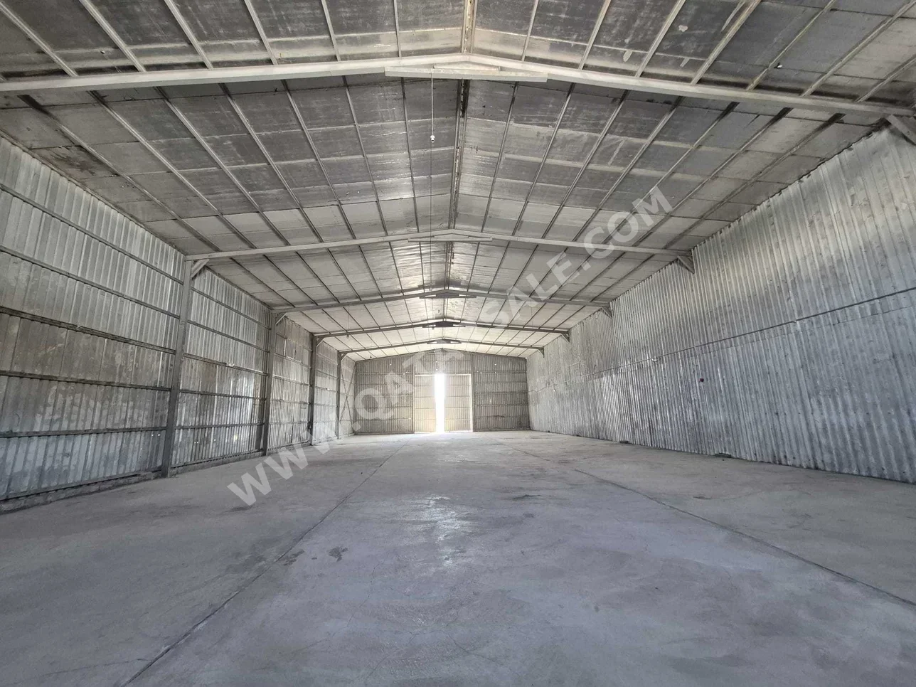 مخازن و مستودعات - الوكرة - بركة العوامر -المساحة: 800 متر مربع