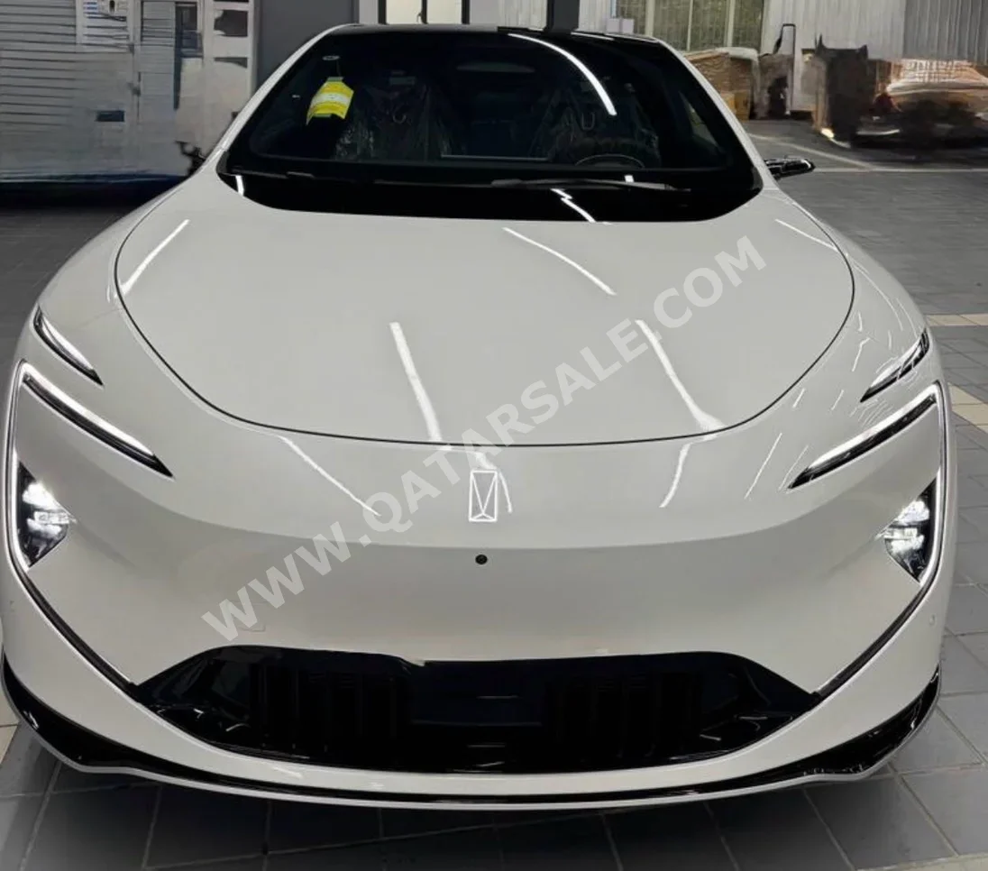 Avatr  12  GT  2024  Automatic  41,000 Km  0 Cylinder  All Wheel Drive (AWD)  Sedan  White