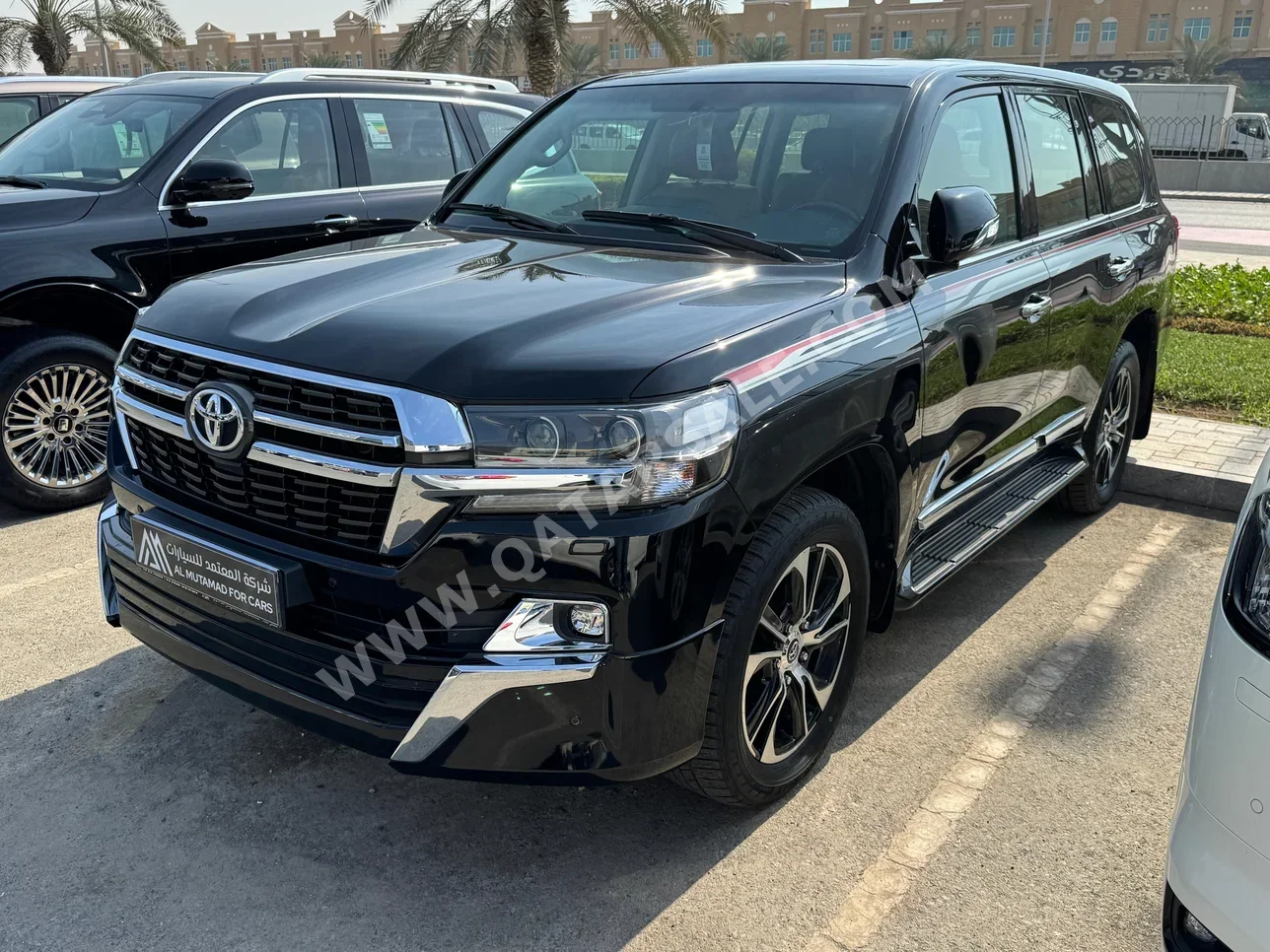 Toyota  Land Cruiser  GXR- Grand Touring  2021  Automatic  170,000 Km  8 Cylinder  Four Wheel Drive (4WD)  SUV  Black
