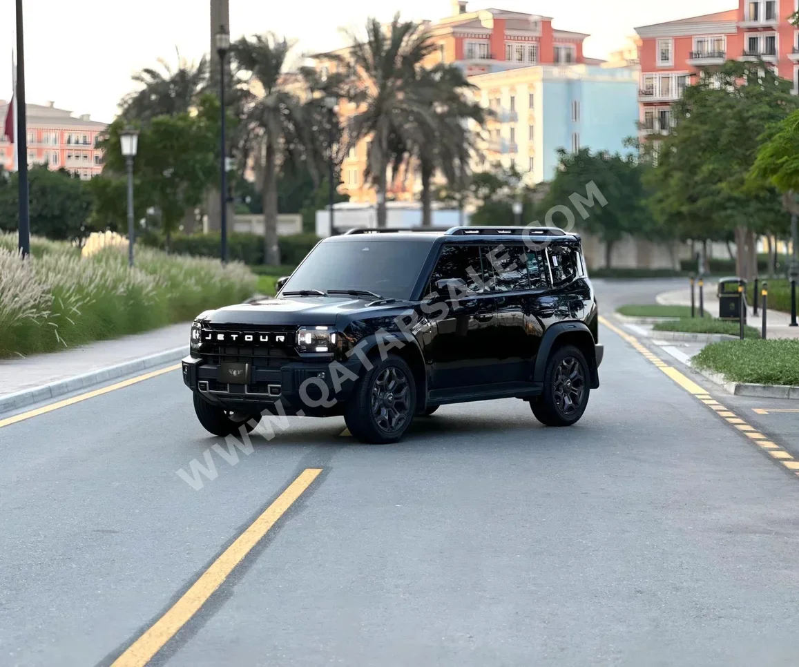 Jetour  T2  2025  Automatic  10,000 Km  4 Cylinder  Four Wheel Drive (4WD)  SUV  Black  With Warranty