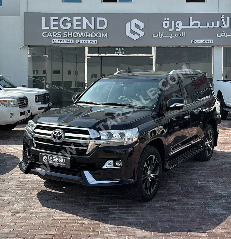 Toyota  Land Cruiser  VXR  2020  Automatic  245,719 Km  8 Cylinder  Four Wheel Drive (4WD)  SUV  Black
