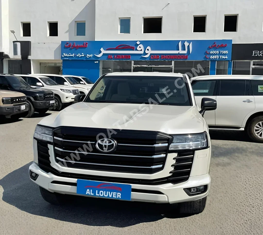 Toyota  Land Cruiser  GX  2023  Automatic  45,000 Km  6 Cylinder  Four Wheel Drive (4WD)  SUV  White  With Warranty