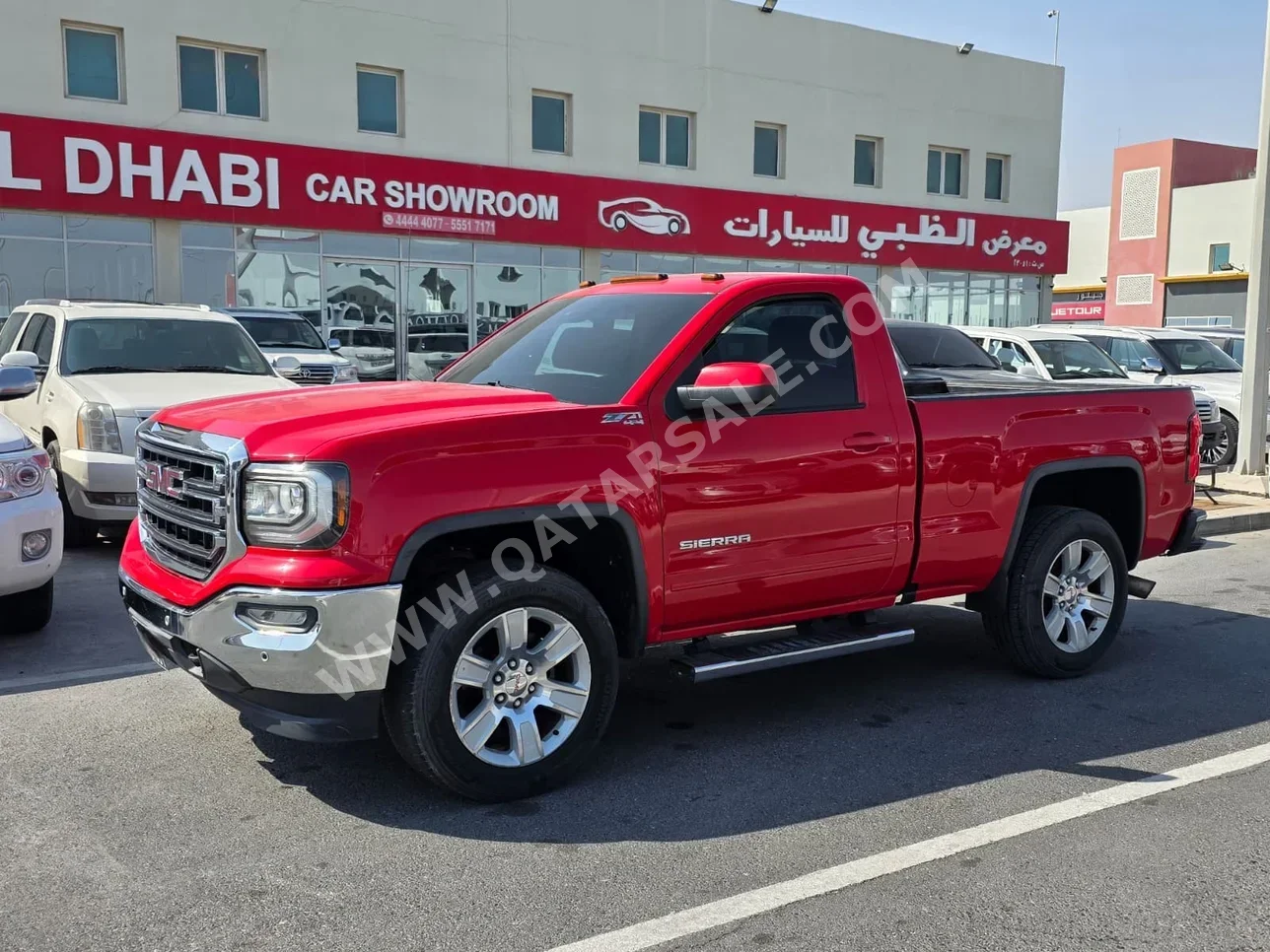 GMC  Sierra  SLE  2018  Automatic  180,000 Km  8 Cylinder  Four Wheel Drive (4WD)  Pick Up  Red