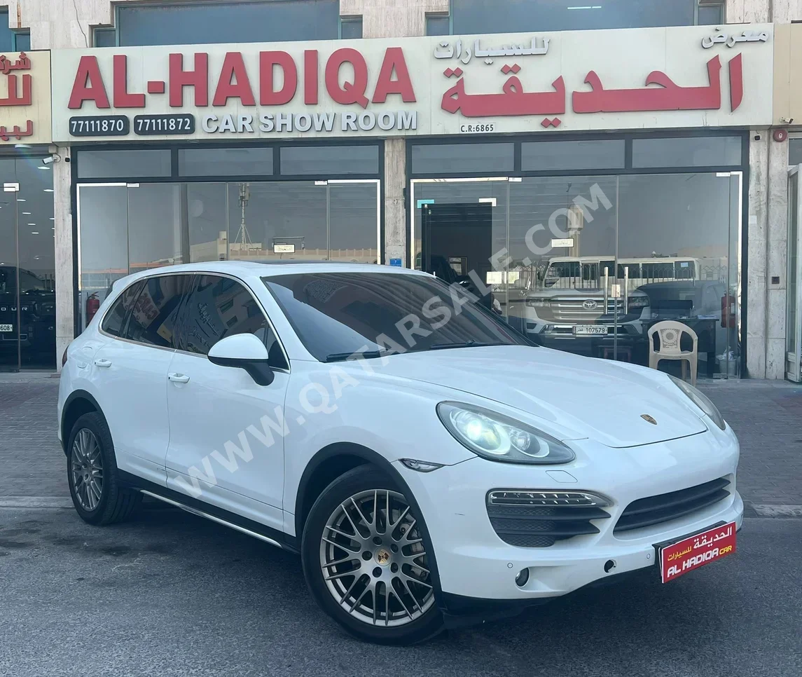 Porsche  Cayenne  S  2012  Automatic  135,000 Km  6 Cylinder  Four Wheel Drive (4WD)  SUV  White