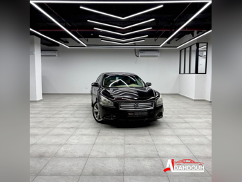 Nissan  Maxima  2013  Automatic  213,000 Km  6 Cylinder  Rear Wheel Drive (RWD)  Sedan  Maroon