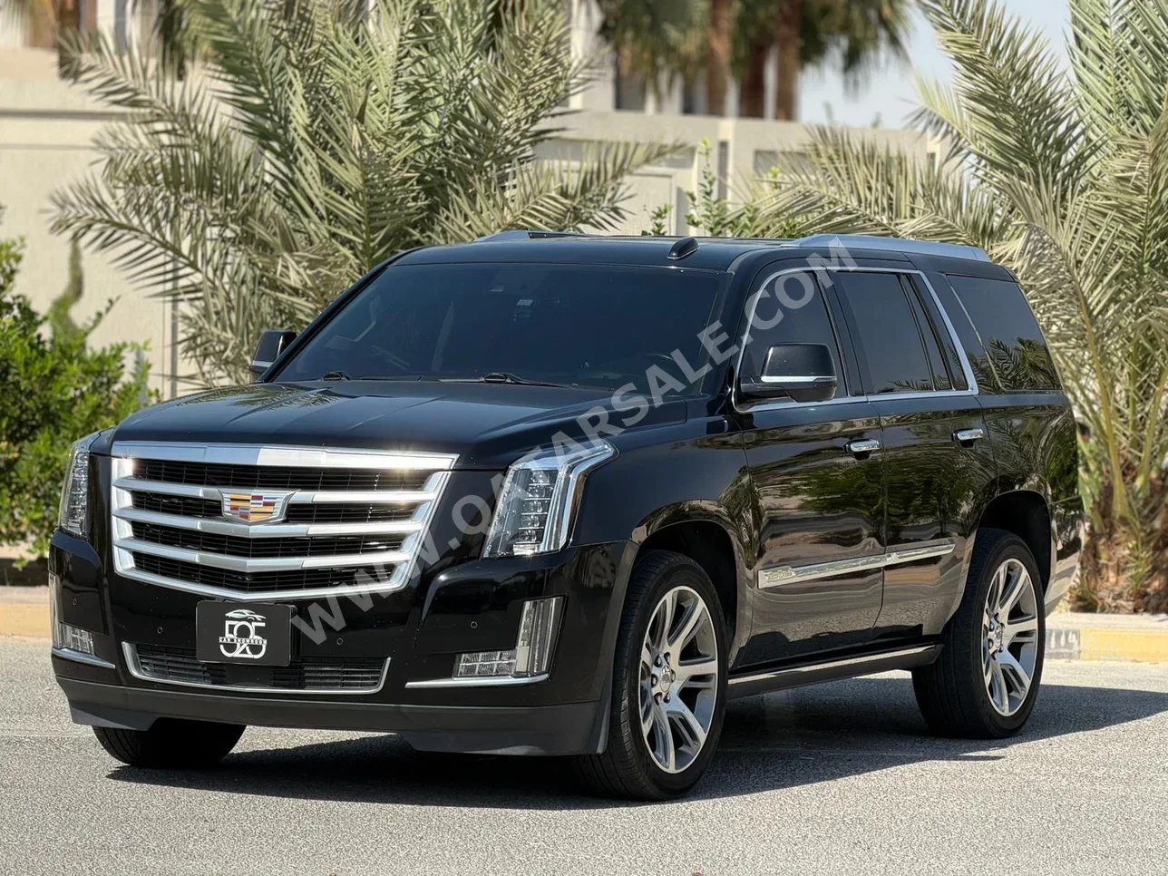 Cadillac  Escalade  Premium  2015  Automatic  165,000 Km  8 Cylinder  All Wheel Drive (AWD)  SUV  Black
