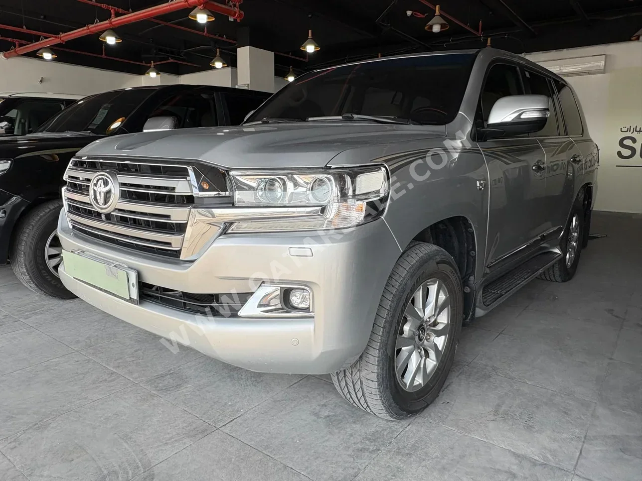 Toyota  Land Cruiser  VXR  2017  Automatic  298,000 Km  8 Cylinder  Four Wheel Drive (4WD)  SUV  Silver
