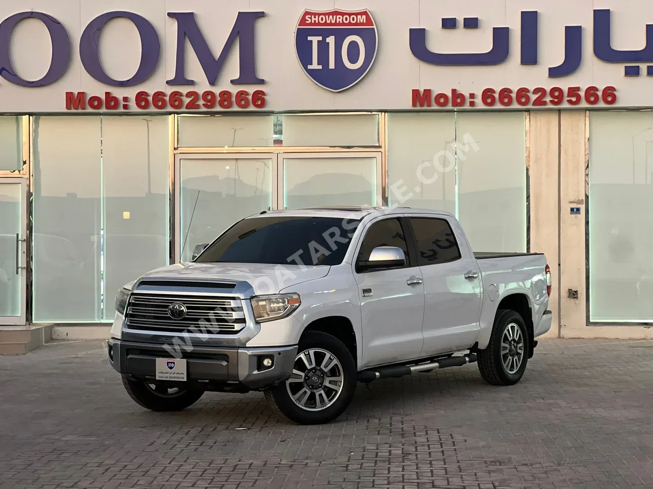 Toyota  Tundra  Edition 1794  2018  Automatic  239,000 Km  8 Cylinder  Four Wheel Drive (4WD)  Pick Up  White