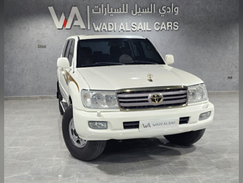 Toyota  Land Cruiser  VXR  2007  Automatic  334,000 Km  8 Cylinder  Four Wheel Drive (4WD)  SUV  White