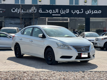Nissan  Sentra  2016  Automatic  204,000 Km  4 Cylinder  Front Wheel Drive (FWD)  Sedan  White