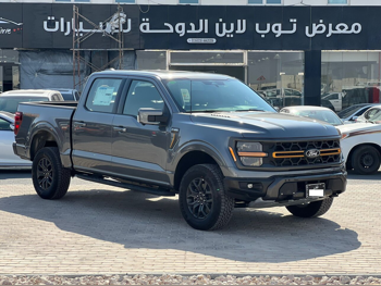 Ford  F  150  2025  Automatic  0 Km  8 Cylinder  Four Wheel Drive (4WD)  Pick Up  Gray  With Warranty